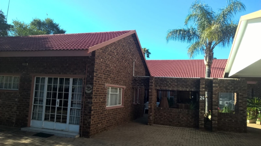 4 Bedroom Property for Sale in Wilkoppies North West